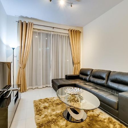 Westside Ease By Emaar Epic One Bedroom Apartment Dubai Bagian luar foto